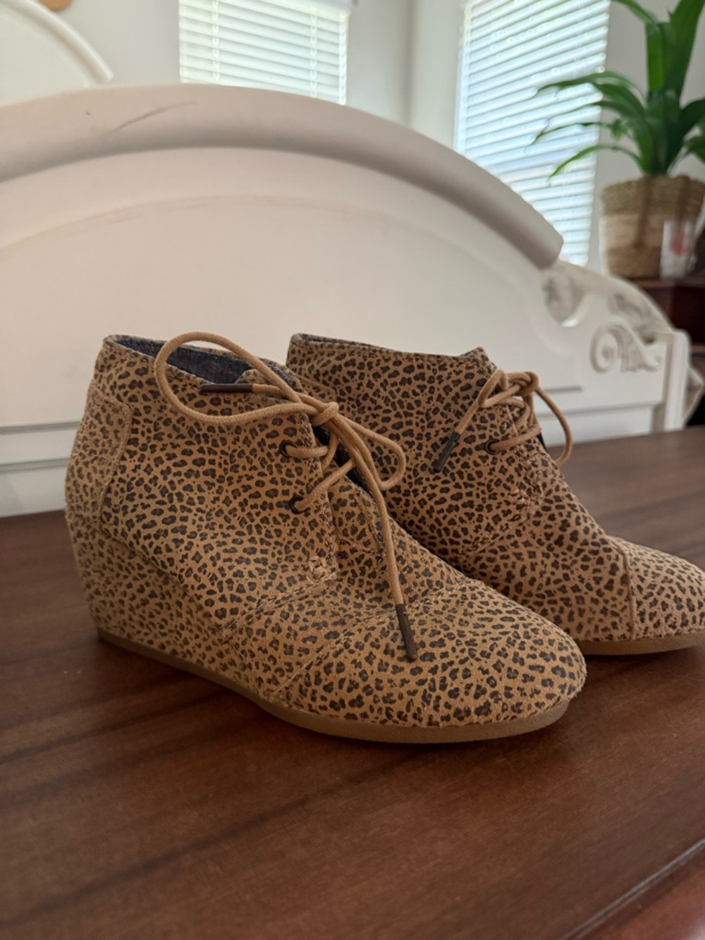 Toms Leopard Print Lace-Up Wedge Ankle Boots - Tan/Black